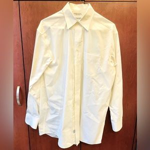 Roundtree & Yorke button down dress shirt. White, size 15.5 x 34.
